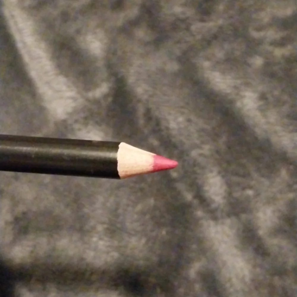 MAC lip/eyeliner